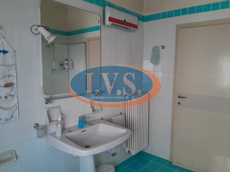 MONTEGALDA (VI): In posizione centralissima proponiamo PALAZZETTO SINGOLO caratterizzato dagli am...