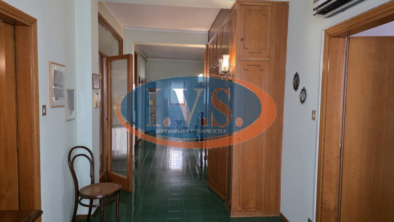 MONTEGALDA (VI): In posizione centralissima proponiamo PALAZZETTO SINGOLO caratterizzato dagli am...