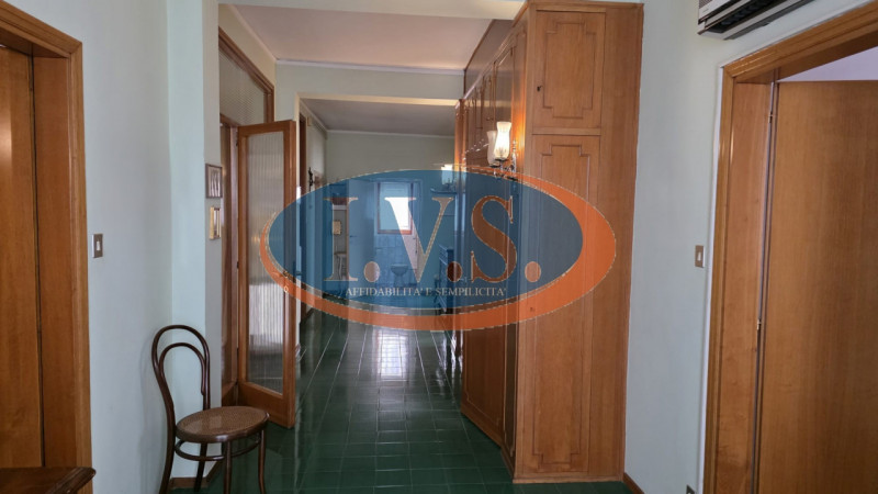 MONTEGALDA (VI): In posizione centralissima proponiamo PALAZZETTO SINGOLO caratterizzato dagli am...