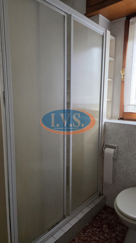 MONTEGALDA (VI): In posizione centralissima proponiamo PALAZZETTO SINGOLO caratterizzato dagli am...