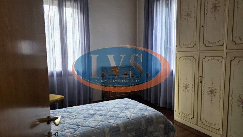 MONTEGALDA (VI): In posizione centralissima proponiamo PALAZZETTO SINGOLO caratterizzato dagli am...