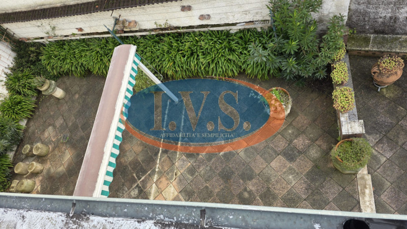 MONTEGALDA (VI): In posizione centralissima proponiamo PALAZZETTO SINGOLO caratterizzato dagli am...