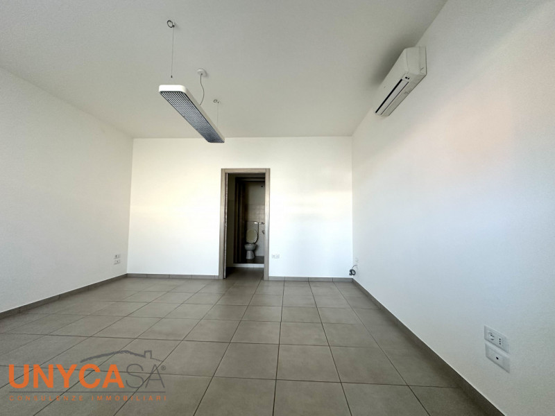 Proponiamo negozio situato nella zona centrale di Treponti, nel comune di Teolo. L’immobile si pr...