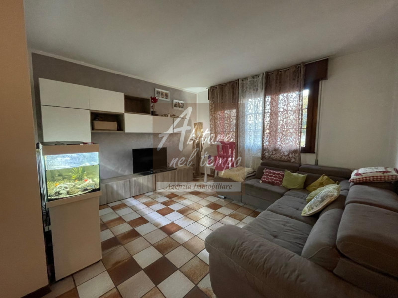 SAN GIORGIO IN BOSCO (PD)

In tranquillo quartiere residenziale, proponiamo in vendita una casa a...