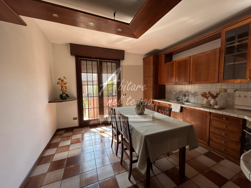 SAN GIORGIO IN BOSCO (PD)

In tranquillo quartiere residenziale, proponiamo in vendita una casa a...