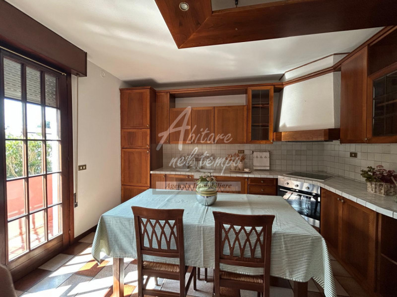 SAN GIORGIO IN BOSCO (PD)

In tranquillo quartiere residenziale, proponiamo in vendita una casa a...