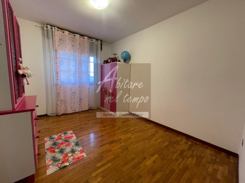 SAN GIORGIO IN BOSCO (PD)

In tranquillo quartiere residenziale, proponiamo in vendita una casa a...