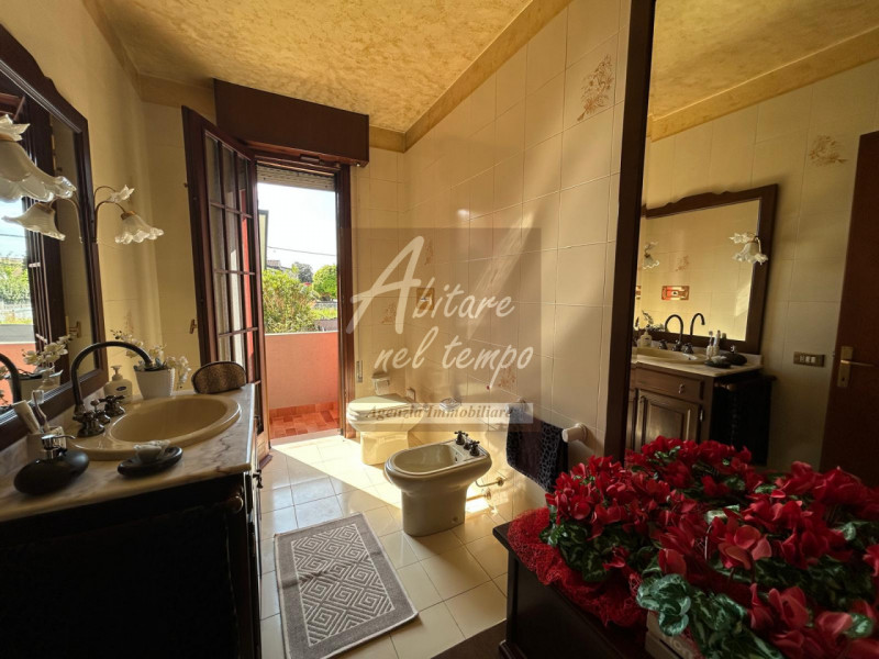 SAN GIORGIO IN BOSCO (PD)

In tranquillo quartiere residenziale, proponiamo in vendita una casa a...