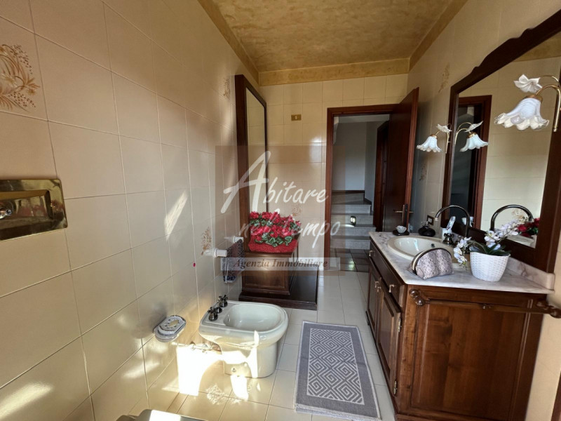 SAN GIORGIO IN BOSCO (PD)

In tranquillo quartiere residenziale, proponiamo in vendita una casa a...