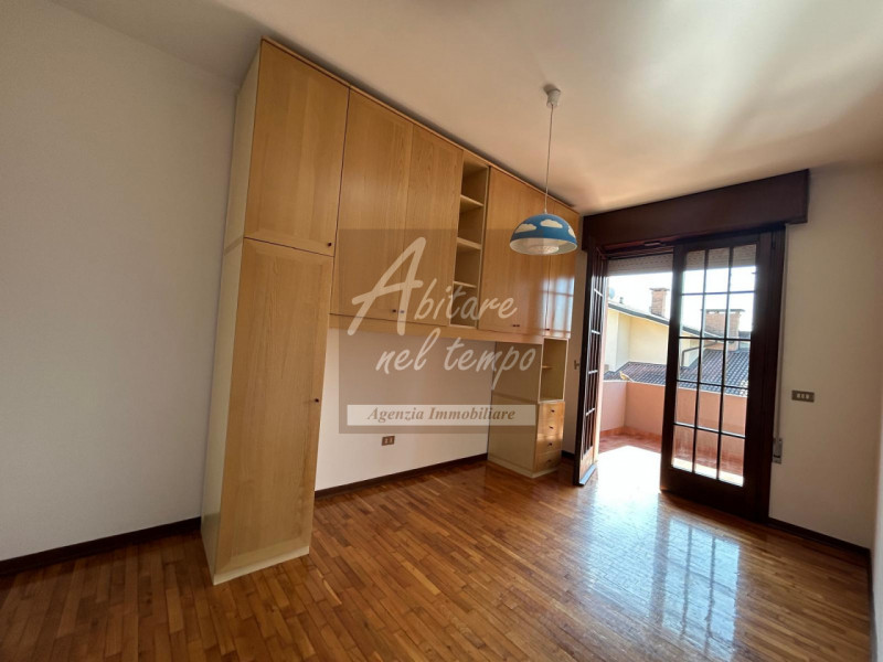 SAN GIORGIO IN BOSCO (PD)

In tranquillo quartiere residenziale, proponiamo in vendita una casa a...