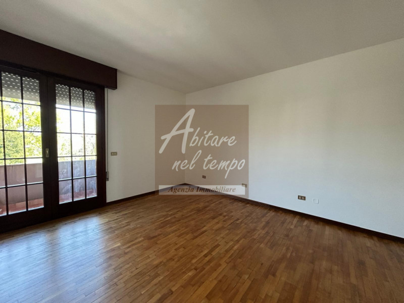 SAN GIORGIO IN BOSCO (PD)

In tranquillo quartiere residenziale, proponiamo in vendita una casa a...