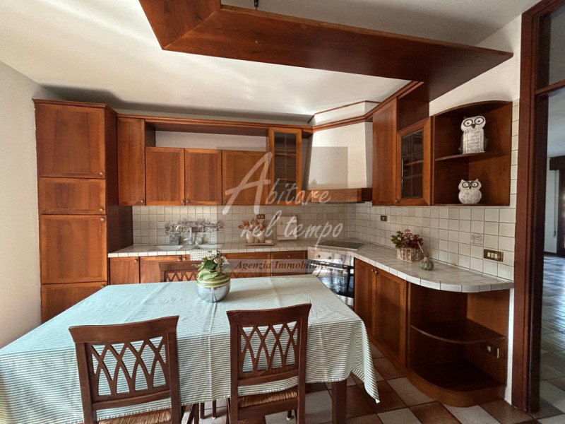 SAN GIORGIO IN BOSCO (PD)

In tranquillo quartiere residenziale, proponiamo in vendita una casa a...