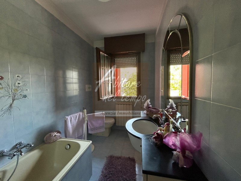 SAN GIORGIO IN BOSCO (PD)

In tranquillo quartiere residenziale, proponiamo in vendita una casa a...