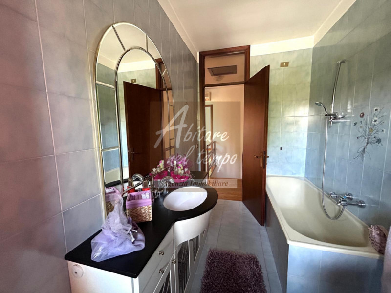 SAN GIORGIO IN BOSCO (PD)

In tranquillo quartiere residenziale, proponiamo in vendita una casa a...