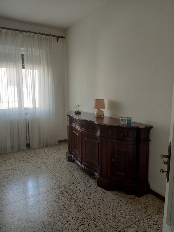 Appartamento AFFITTATO FINO AL 2028, in ottimo stato, su palazzina di 8 unità, riscaldamento auto...