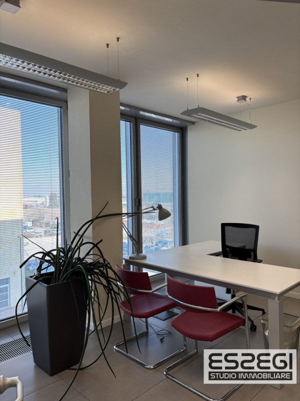 PADOVA OVEST: Nelle immediate vicinanze alla tangenziale e comodo al casello autostradale di Pado...