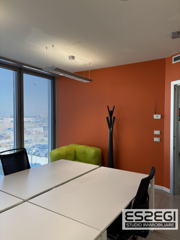 PADOVA OVEST: Nelle immediate vicinanze alla tangenziale e comodo al casello autostradale di Pado...