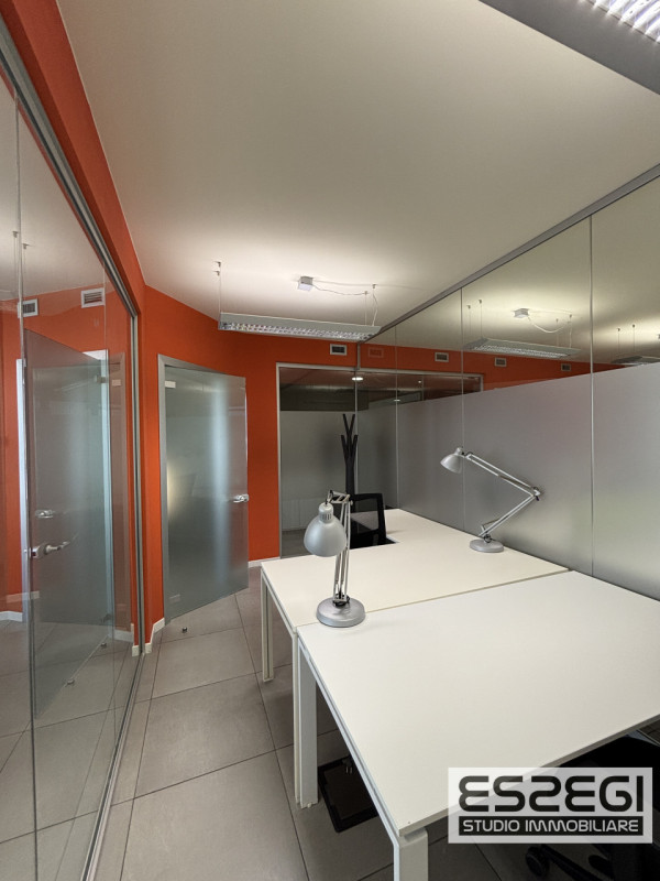 PADOVA OVEST: Nelle immediate vicinanze alla tangenziale e comodo al casello autostradale di Pado...