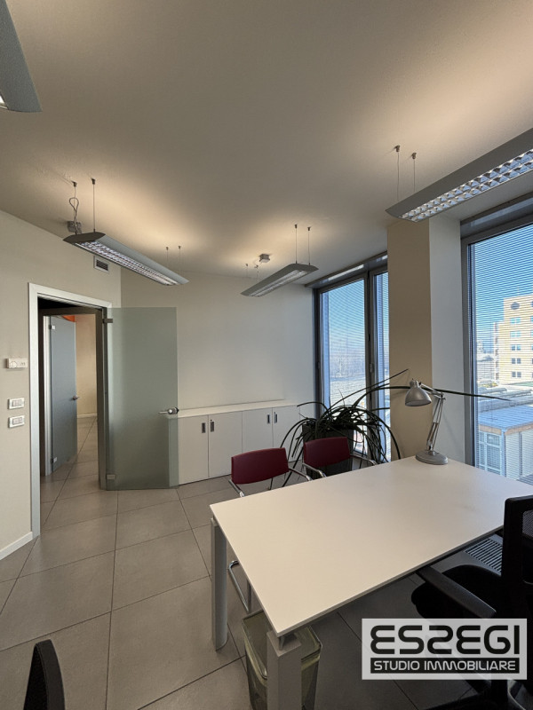 PADOVA OVEST: Nelle immediate vicinanze alla tangenziale e comodo al casello autostradale di Pado...