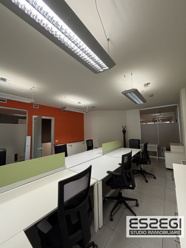 PADOVA OVEST: Nelle immediate vicinanze alla tangenziale e comodo al casello autostradale di Pado...