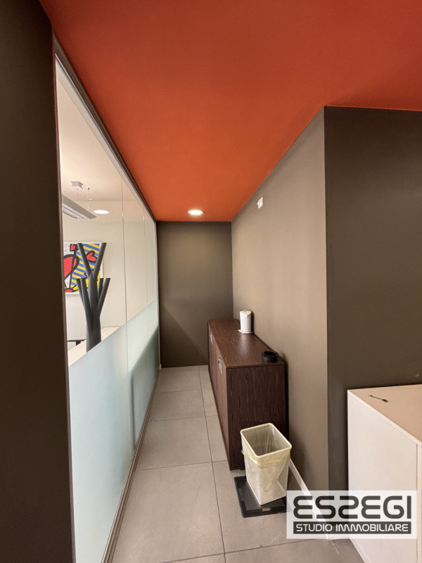 PADOVA OVEST: Nelle immediate vicinanze alla tangenziale e comodo al casello autostradale di Pado...