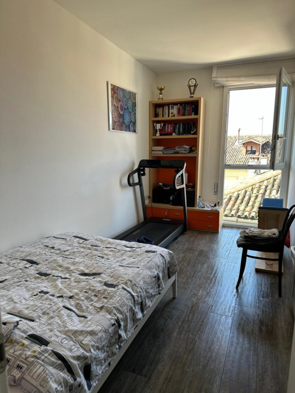 Proponiamo in vendita bellissimo appartamento, ristrutturato recentemente in centro posto al quar...