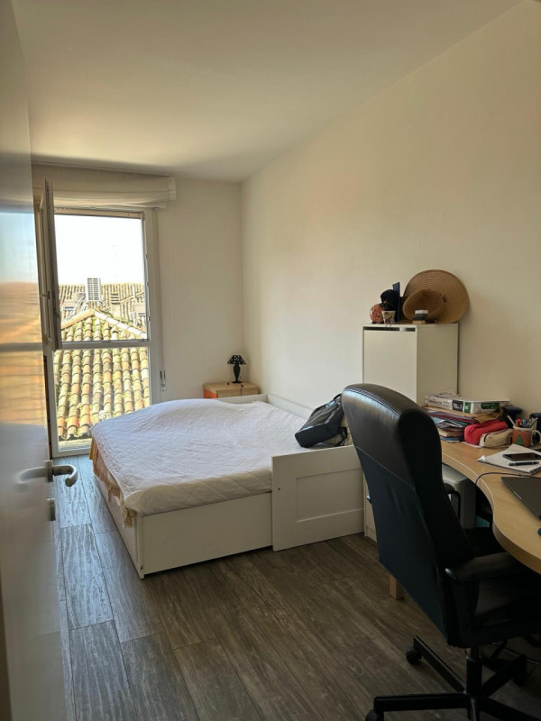 Proponiamo in vendita bellissimo appartamento, ristrutturato recentemente in centro posto al quar...