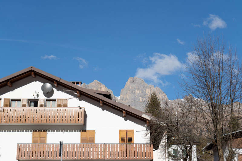 Nel pieno centro di Falcade una delle località più apprezzate delle dolomiti  in posizione comoda...