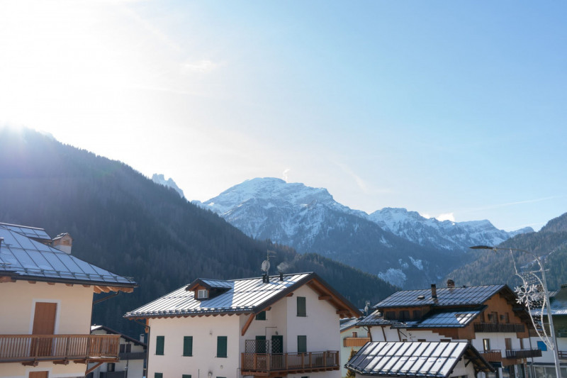 Nel pieno centro di Falcade una delle località più apprezzate delle dolomiti  in posizione comoda...