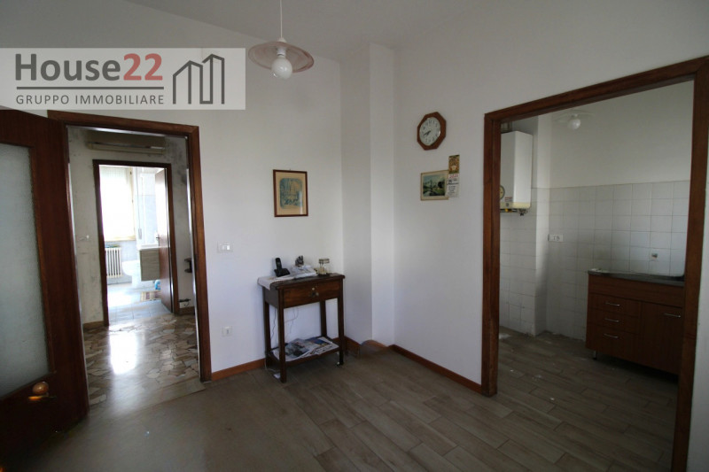 VICENZA. Scopri un'opportunità imperdibile! Questo SPAZIOSO E LUMINOSO BICAMERE è ideale per fami...