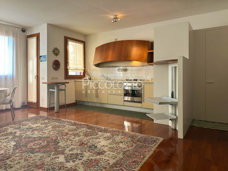 Rif. V5369 - Casella d'Asolo, in vendita appartamento bicamere in zona residenziale comoda ai ser...