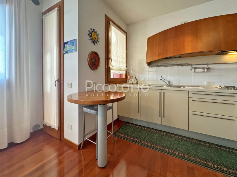 Rif. V5369 - Casella d'Asolo, in vendita appartamento bicamere in zona residenziale comoda ai ser...