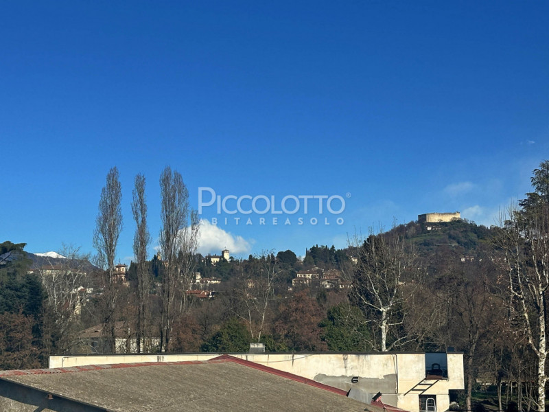 Rif. V5369 - Casella d'Asolo, in vendita appartamento bicamere in zona residenziale comoda ai ser...