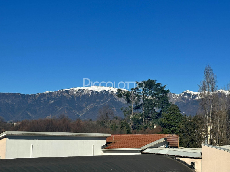 Rif. V5369 - Casella d'Asolo, in vendita appartamento bicamere in zona residenziale comoda ai ser...