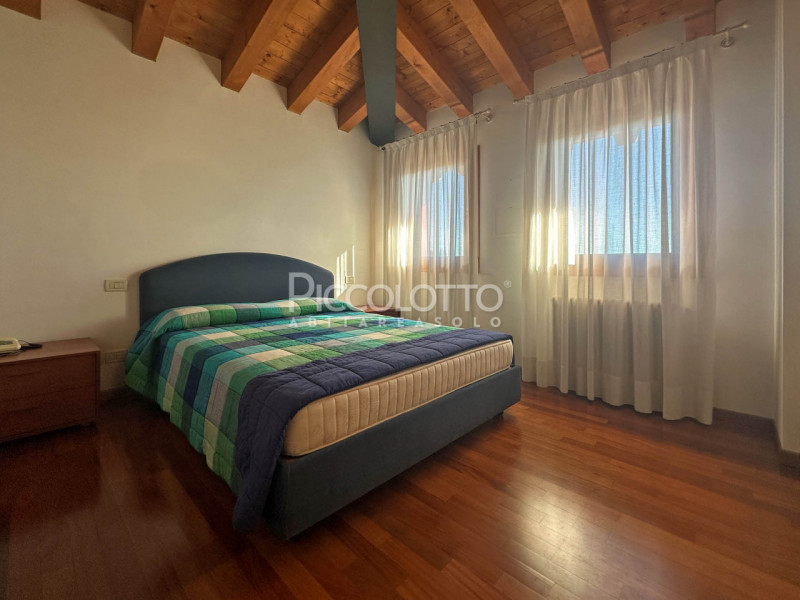 Rif. V5369 - Casella d'Asolo, in vendita appartamento bicamere in zona residenziale comoda ai ser...