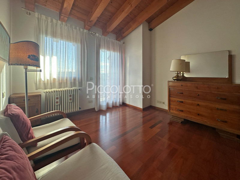 Rif. V5369 - Casella d'Asolo, in vendita appartamento bicamere in zona residenziale comoda ai ser...