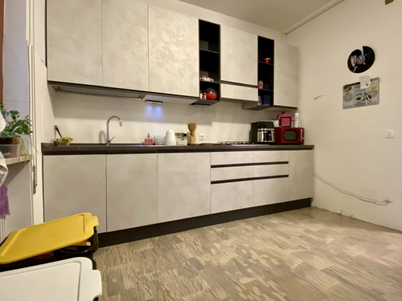 Nel cuore di Torri di Quartesolo, in posizione centrale e strategica, proponiamo in vendita un am...