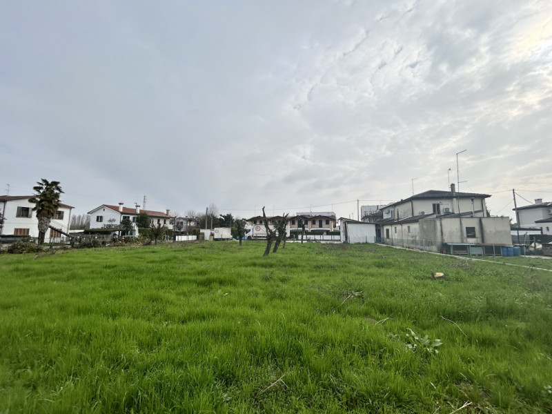 FIESSO D'ARTICO - nuova ESCLUSIVA - TERRENO EDIFICABILE caratterizzato da ampi spazi inserito in ...