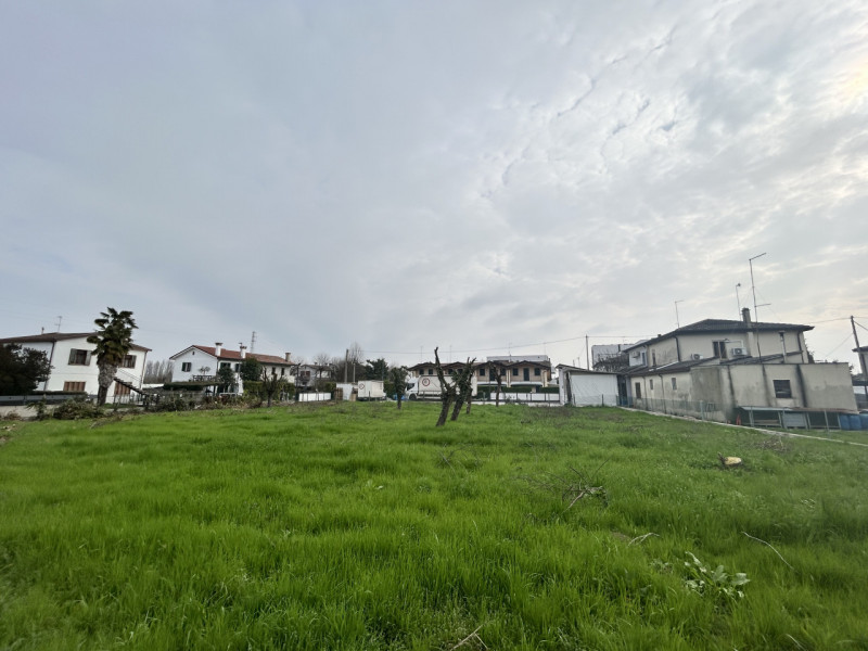 FIESSO D'ARTICO - nuova ESCLUSIVA - TERRENO EDIFICABILE caratterizzato da ampi spazi inserito in ...