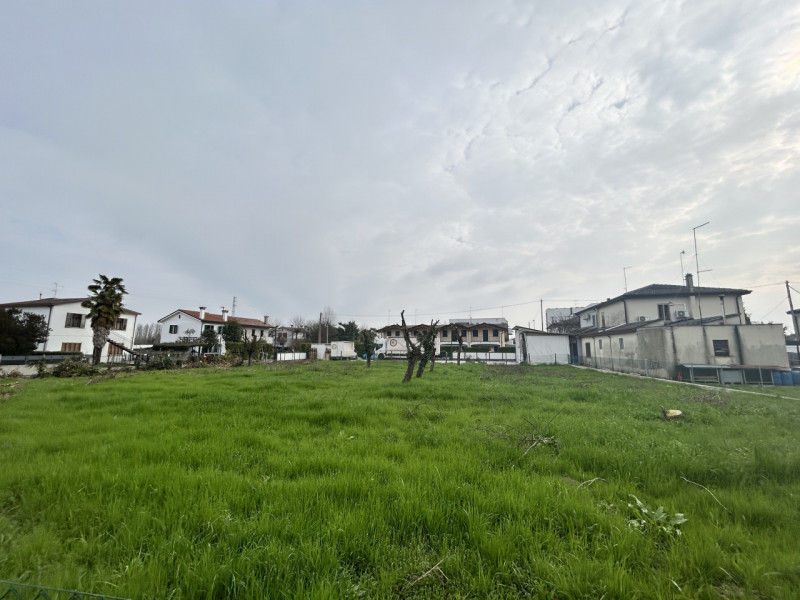 FIESSO D'ARTICO - nuova ESCLUSIVA - TERRENO EDIFICABILE caratterizzato da ampi spazi inserito in ...