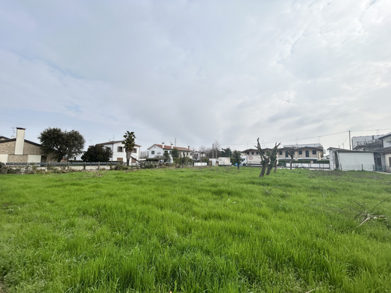 FIESSO D'ARTICO - nuova ESCLUSIVA - TERRENO EDIFICABILE caratterizzato da ampi spazi inserito in ...