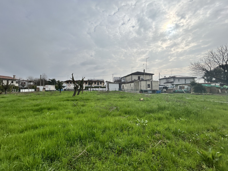 FIESSO D'ARTICO - nuova ESCLUSIVA - TERRENO EDIFICABILE caratterizzato da ampi spazi inserito in ...