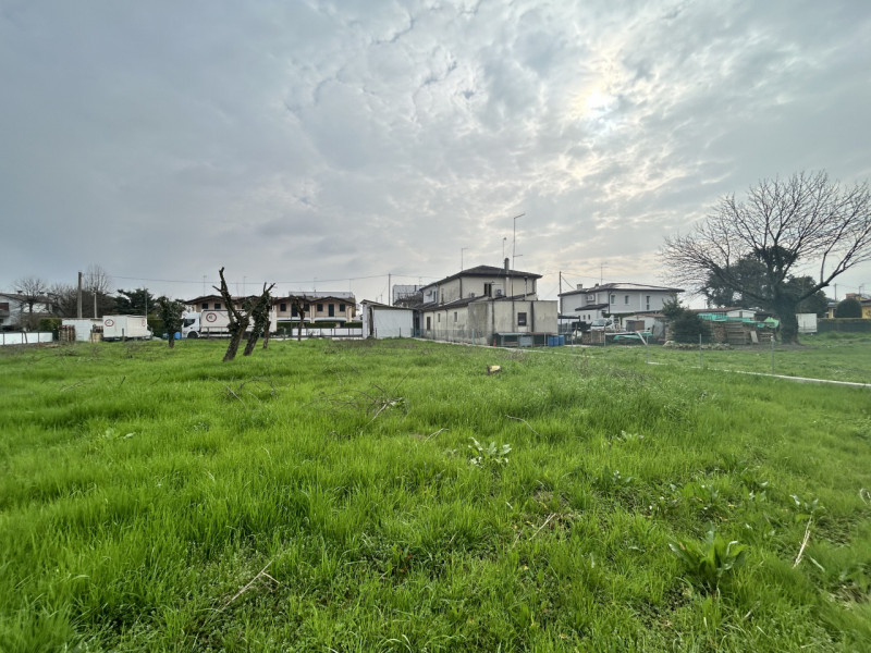 FIESSO D'ARTICO - nuova ESCLUSIVA - TERRENO EDIFICABILE caratterizzato da ampi spazi inserito in ...