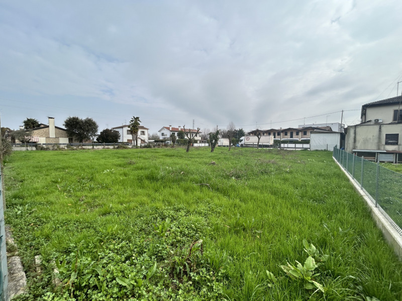 FIESSO D'ARTICO - nuova ESCLUSIVA - TERRENO EDIFICABILE caratterizzato da ampi spazi inserito in ...