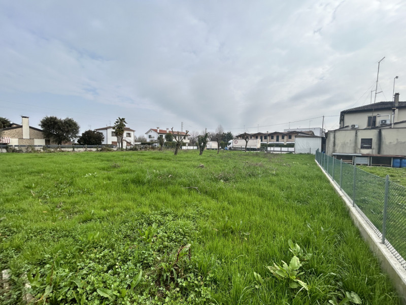 FIESSO D'ARTICO - nuova ESCLUSIVA - TERRENO EDIFICABILE caratterizzato da ampi spazi inserito in ...
