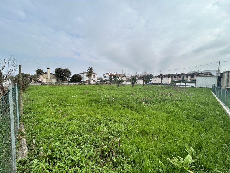FIESSO D'ARTICO - nuova ESCLUSIVA - TERRENO EDIFICABILE caratterizzato da ampi spazi inserito in ...