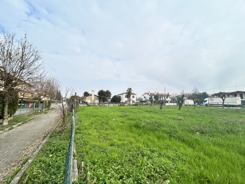 FIESSO D'ARTICO - nuova ESCLUSIVA - TERRENO EDIFICABILE caratterizzato da ampi spazi inserito in ...