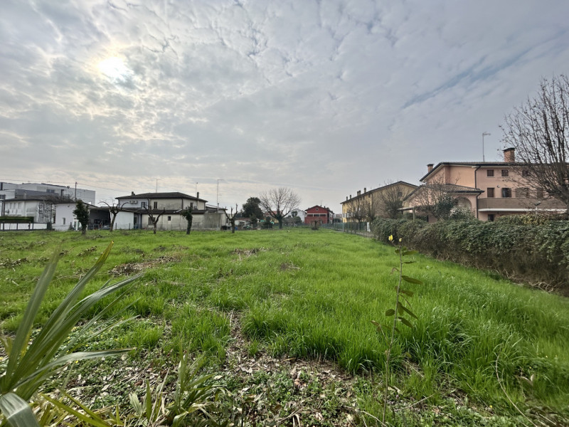 FIESSO D'ARTICO - nuova ESCLUSIVA - TERRENO EDIFICABILE caratterizzato da ampi spazi inserito in ...