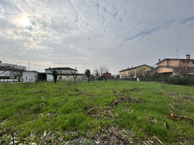 FIESSO D'ARTICO - nuova ESCLUSIVA - TERRENO EDIFICABILE caratterizzato da ampi spazi inserito in ...