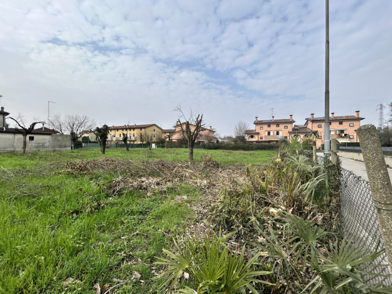 FIESSO D'ARTICO - nuova ESCLUSIVA - TERRENO EDIFICABILE caratterizzato da ampi spazi inserito in ...